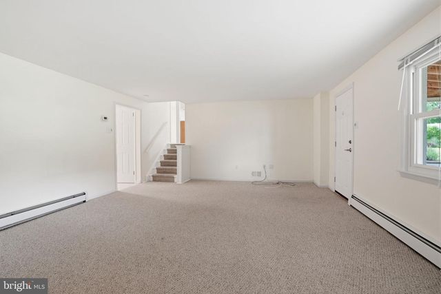 647 MIDDLE HOLLAND RD, Southampton, PA 18966