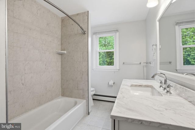647 MIDDLE HOLLAND RD, Southampton, PA 18966