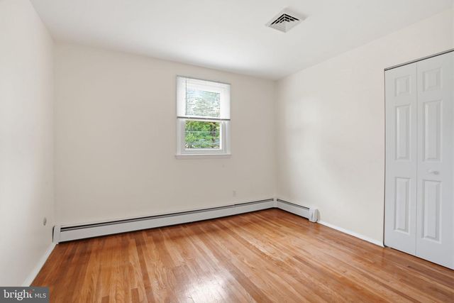 647 MIDDLE HOLLAND RD, Southampton, PA 18966