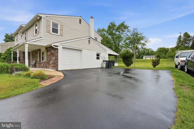 647 MIDDLE HOLLAND RD, Southampton, PA 18966