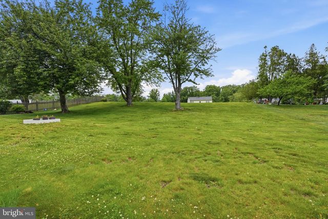 647 MIDDLE HOLLAND RD, Southampton, PA 18966