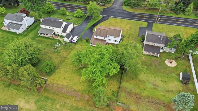 647 MIDDLE HOLLAND RD, Southampton, PA 18966