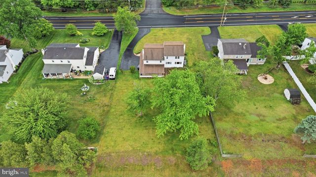 647 MIDDLE HOLLAND RD, Southampton, PA 18966