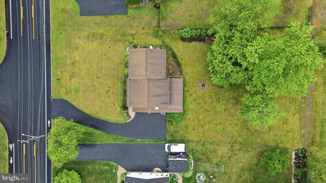 647 MIDDLE HOLLAND RD, Southampton, PA 18966