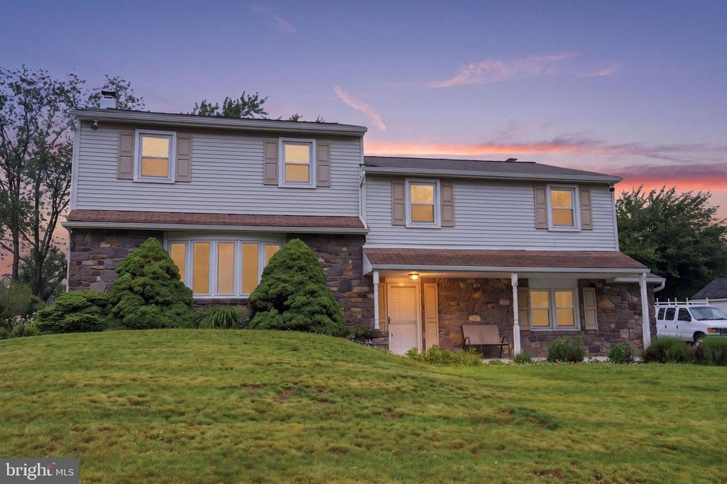 647 MIDDLE HOLLAND RD, Southampton, PA 18966