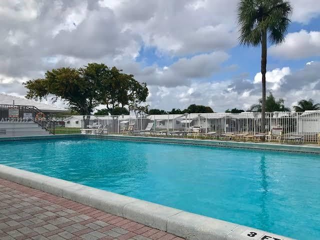 310 Leisure Blvd, Pompano Beach, FL 33064