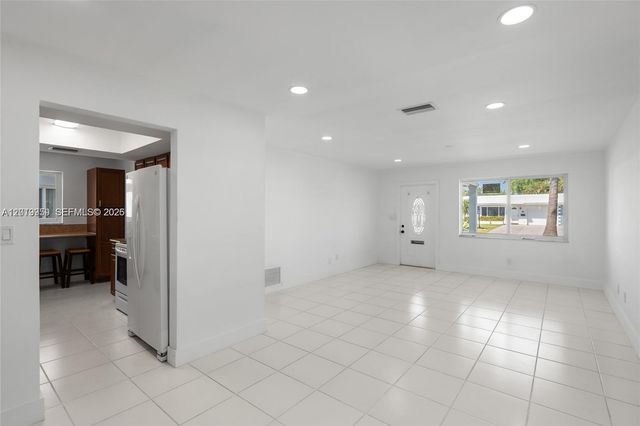 310 Leisure Blvd, Pompano Beach, FL 33064