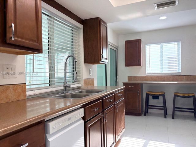 310 Leisure Blvd, Pompano Beach, FL 33064