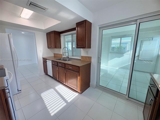 310 Leisure Blvd, Pompano Beach, FL 33064