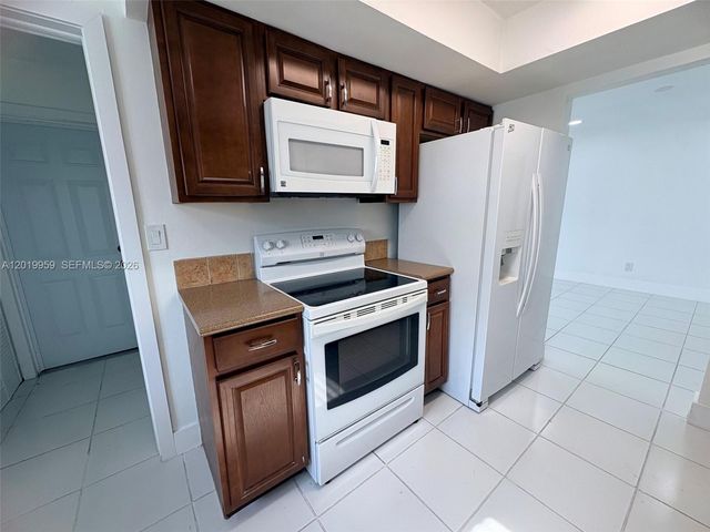 310 Leisure Blvd, Pompano Beach, FL 33064