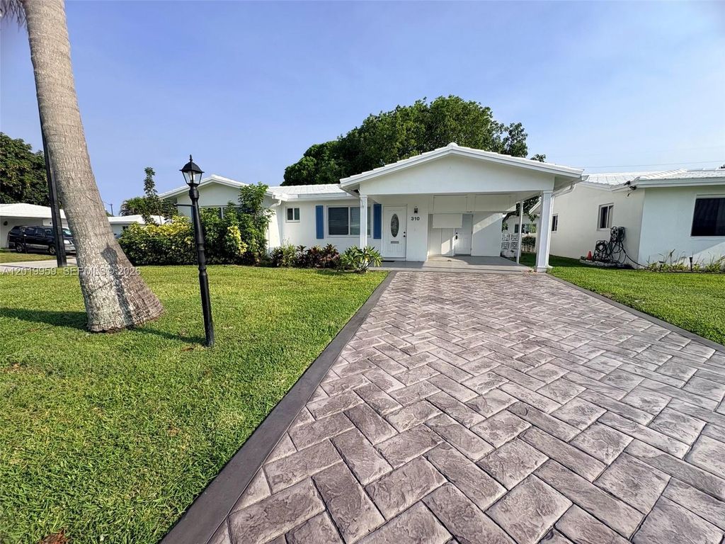 310 Leisure Blvd, Pompano Beach, FL 33064
