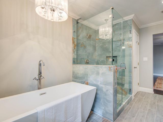 5902 Hummingbird Street, Houston, TX 77096