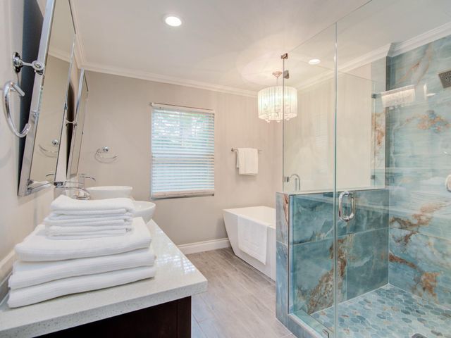 5902 Hummingbird Street, Houston, TX 77096