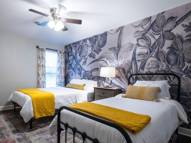 5902 Hummingbird Street, Houston, TX 77096