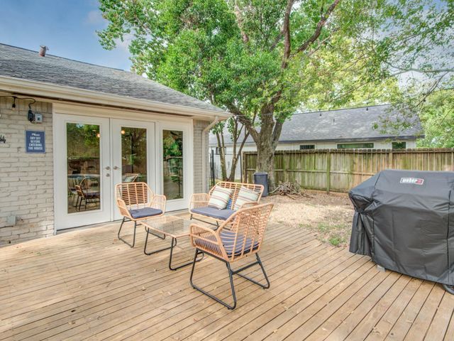 5902 Hummingbird Street, Houston, TX 77096