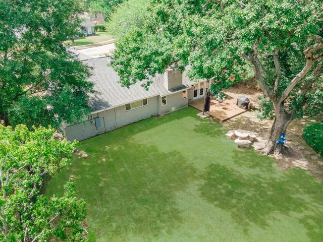 5902 Hummingbird Street, Houston, TX 77096