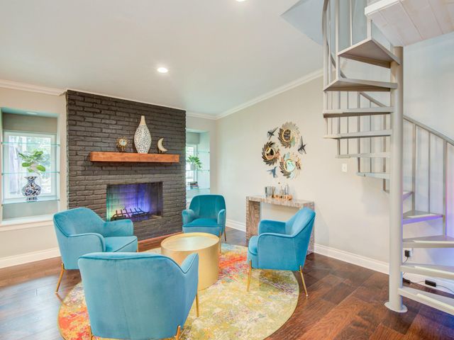 5902 Hummingbird Street, Houston, TX 77096