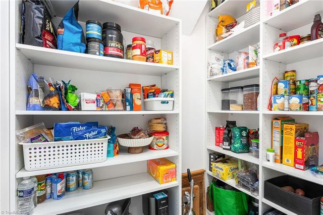 7006 Westfield Village Circle, Summerfield, NC 27358