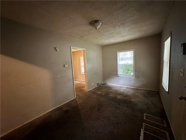5708 Park Avenue, Kansas City, MO 64130