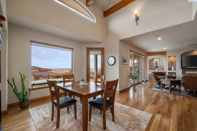 1376 Tuscany Pl, Richland, WA 99352