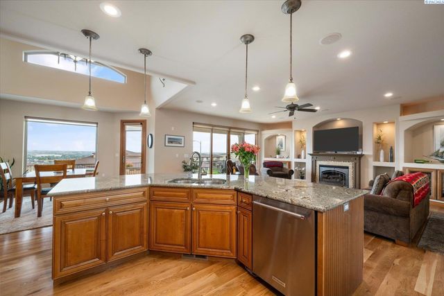 1376 Tuscany Pl, Richland, WA 99352