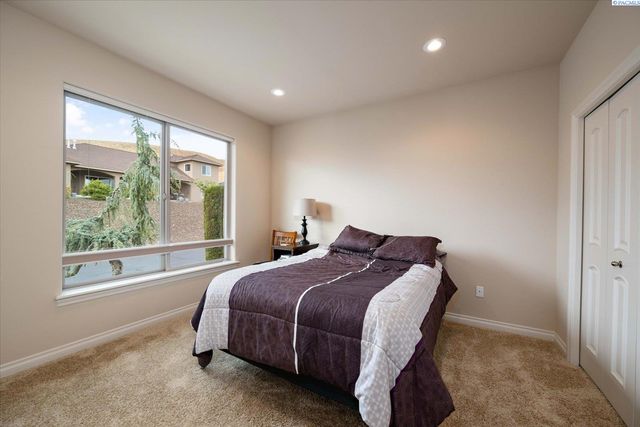 1376 Tuscany Pl, Richland, WA 99352