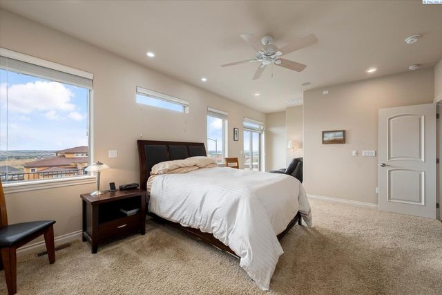 1376 Tuscany Pl, Richland, WA 99352