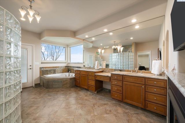 1376 Tuscany Pl, Richland, WA 99352