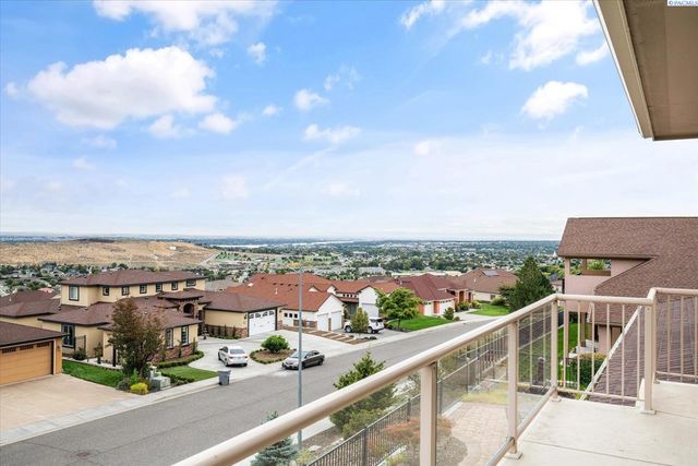 1376 Tuscany Pl, Richland, WA 99352