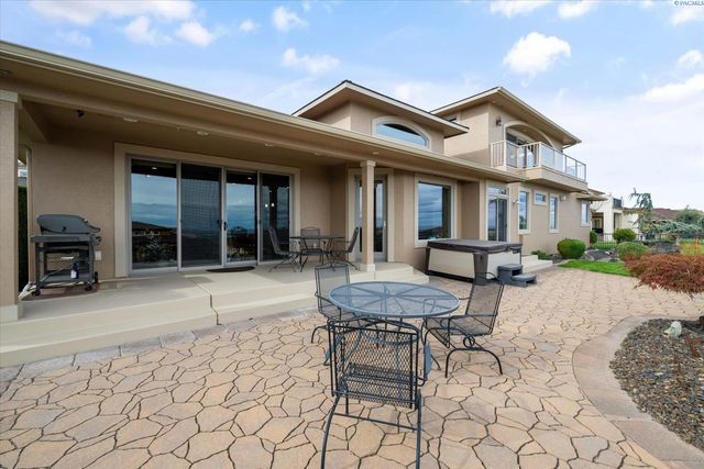 1376 Tuscany Pl, Richland, WA 99352