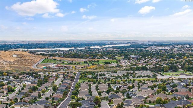 1376 Tuscany Pl, Richland, WA 99352