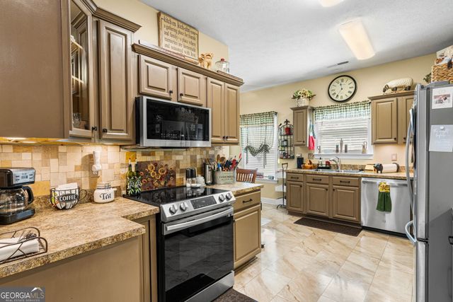 419 Long View Cir., Hiawassee, GA 30546