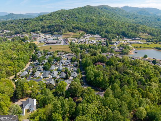 419 Long View Cir., Hiawassee, GA 30546