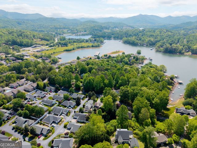 419 Long View Cir., Hiawassee, GA 30546