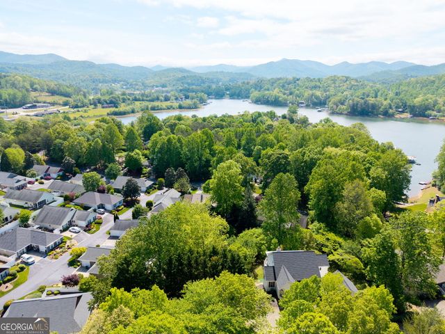 419 Long View Cir., Hiawassee, GA 30546