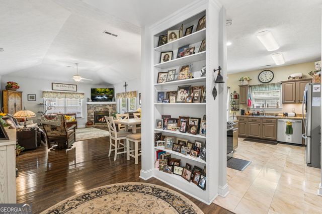 419 Long View Cir., Hiawassee, GA 30546