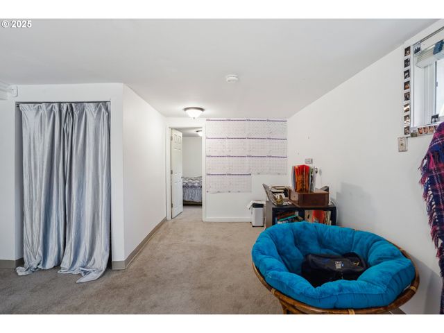 -1 Se TIBBETTS St, Portland, OR 97206