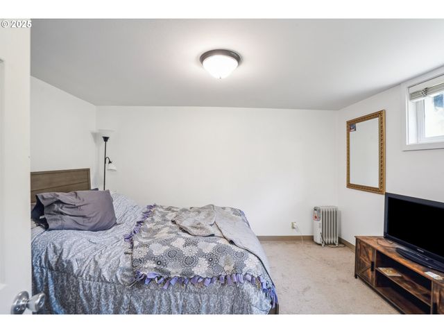 -1 Se TIBBETTS St, Portland, OR 97206