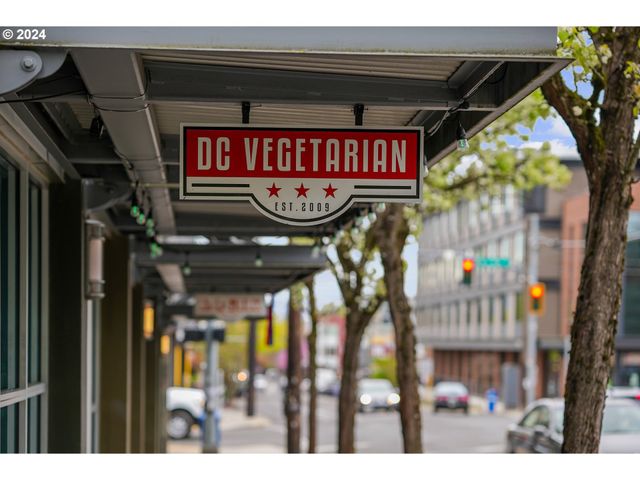 -1 Se TIBBETTS St, Portland, OR 97206