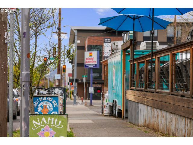 -1 Se TIBBETTS St, Portland, OR 97206