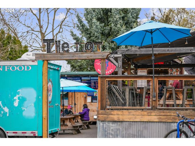 -1 Se TIBBETTS St, Portland, OR 97206