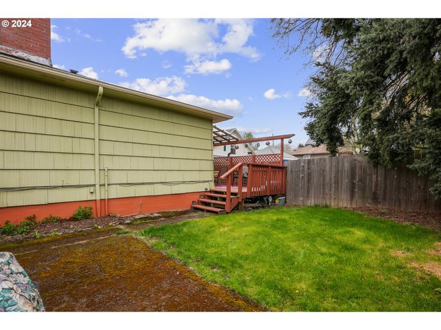 -1 Se TIBBETTS St, Portland, OR 97206