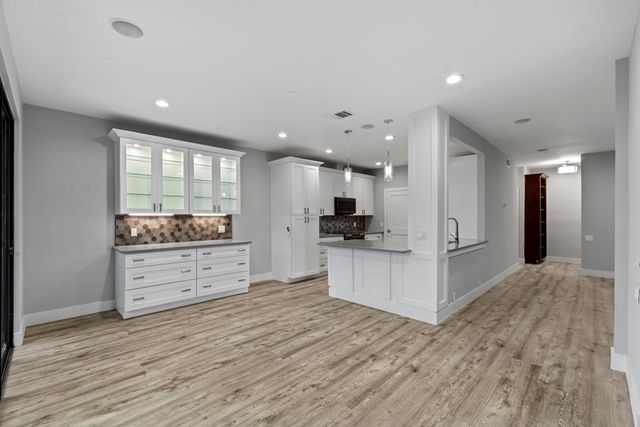 282 Litchfield Lane, Houston, TX 77024