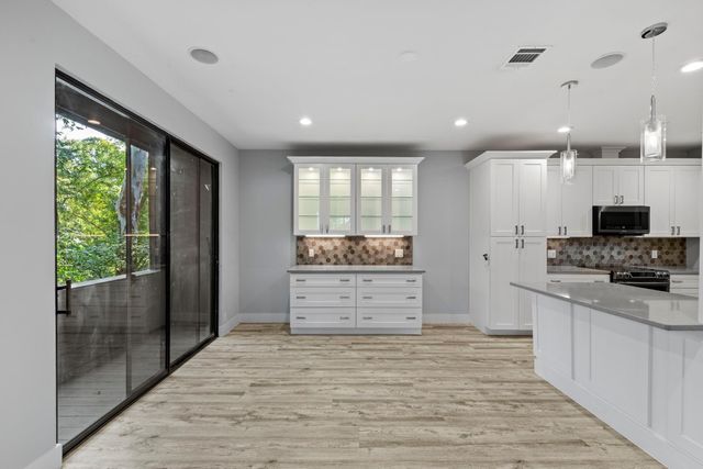 282 Litchfield Lane, Houston, TX 77024