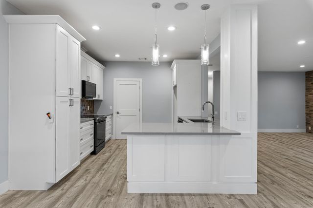 282 Litchfield Lane, Houston, TX 77024