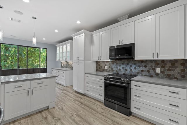 282 Litchfield Lane, Houston, TX 77024