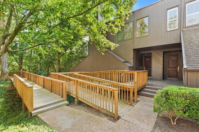 282 Litchfield Lane, Houston, TX 77024