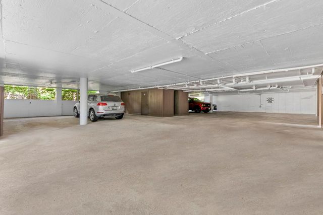 282 Litchfield Lane, Houston, TX 77024