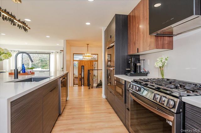 957 Cherrywood Drive, Baldwin, NY 11510