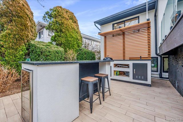 957 Cherrywood Drive, Baldwin, NY 11510